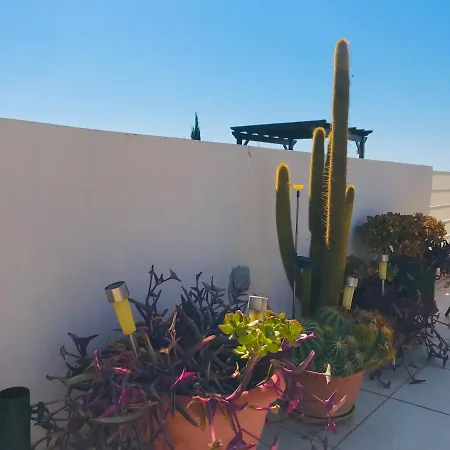 2 Bedroom Cates Top Floor Peaceful With Pool! *