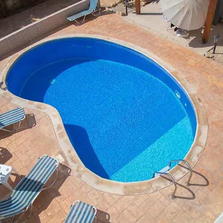 2 Bedroom Cates Top Floor Peaceful With Pool!