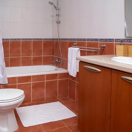2 Bedroom Cates Top Floor Peaceful With Pool! Apartament *