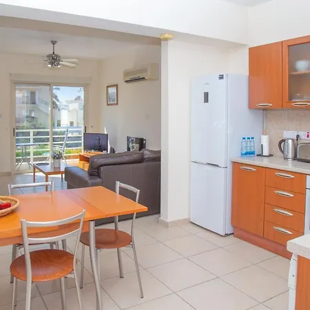 2 Bedroom Cates Top Floor Peaceful With Pool! Apartament