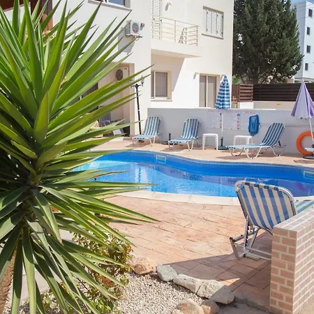 Apartament 2 Bedroom Cates Top Floor Peaceful With Pool!